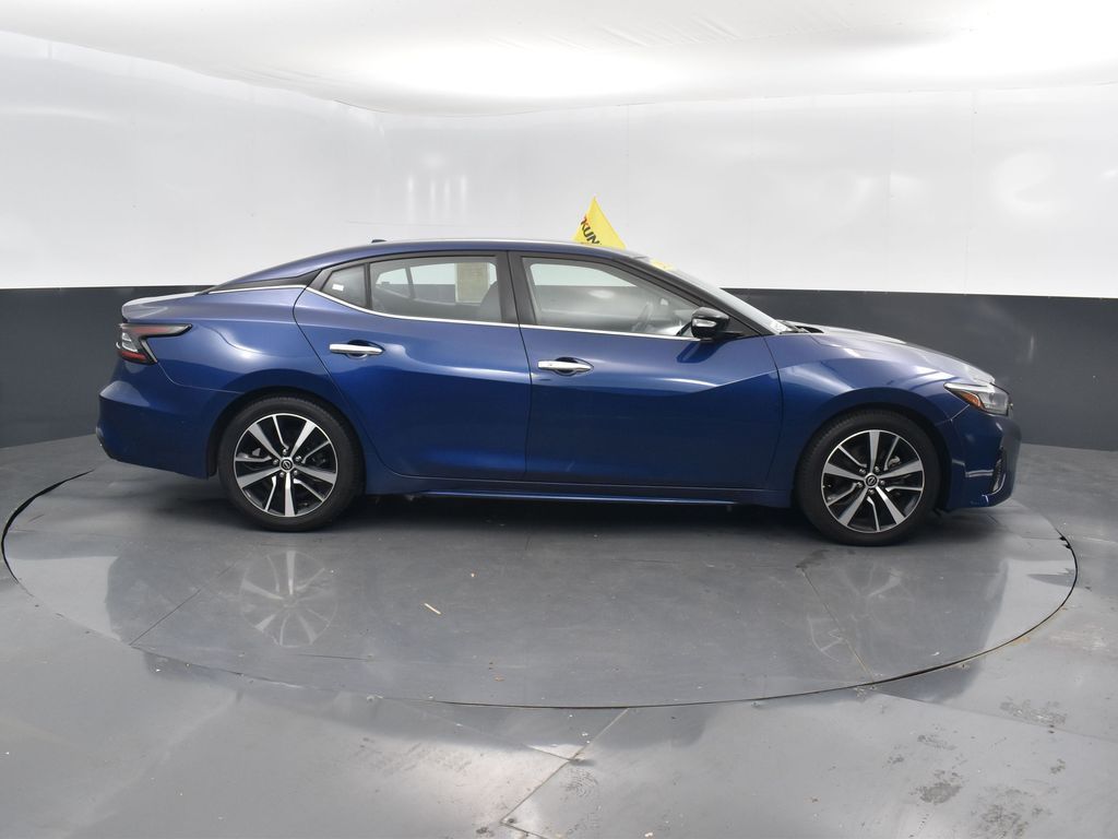 2023 Nissan Maxima SV photo 3