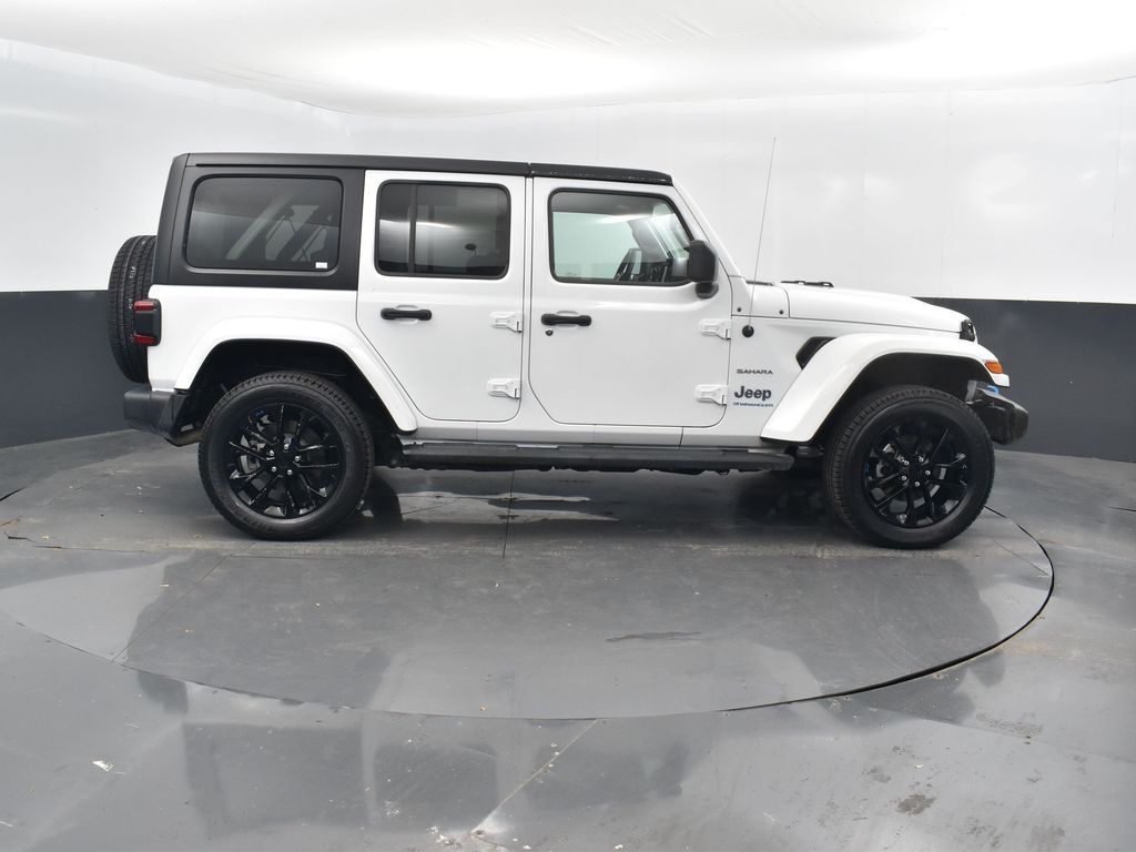 2023 Jeep Wrangler Sahara 4xe photo 3