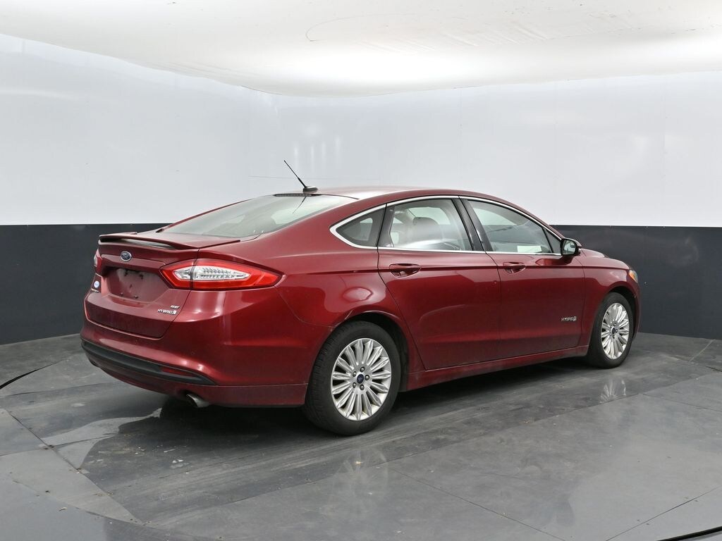 Used 2016 Ford Fusion Hybrid SE Sedan
