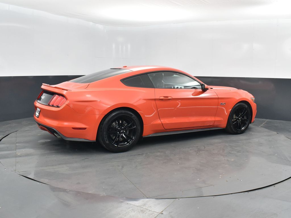 2016 Ford Mustang GT Premium photo 2