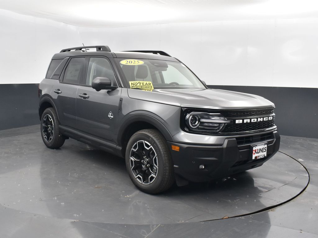 2025 Ford Bronco Sport Outer Banks photo 4