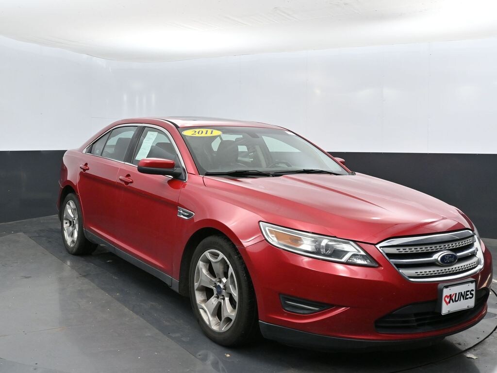 Used 2011 Ford Taurus SEL Sedan