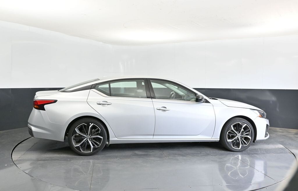 Used 2024 Nissan Altima 2.5 SR Sedan
