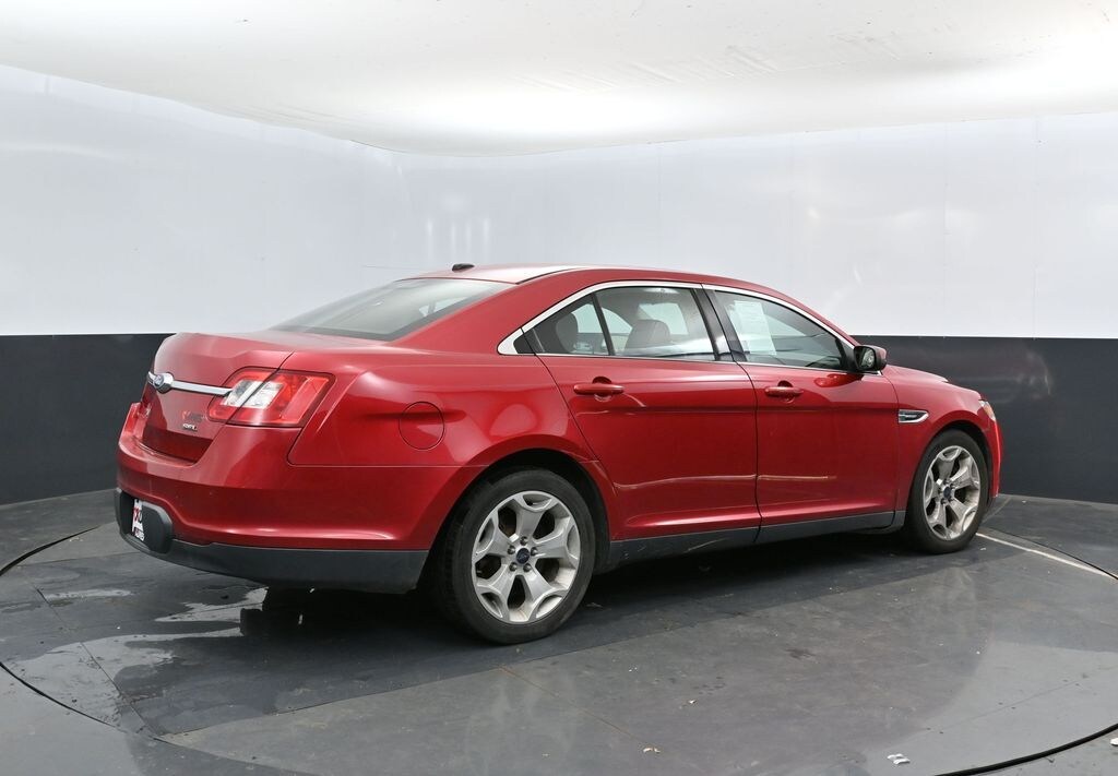 Used 2011 Ford Taurus SEL Sedan