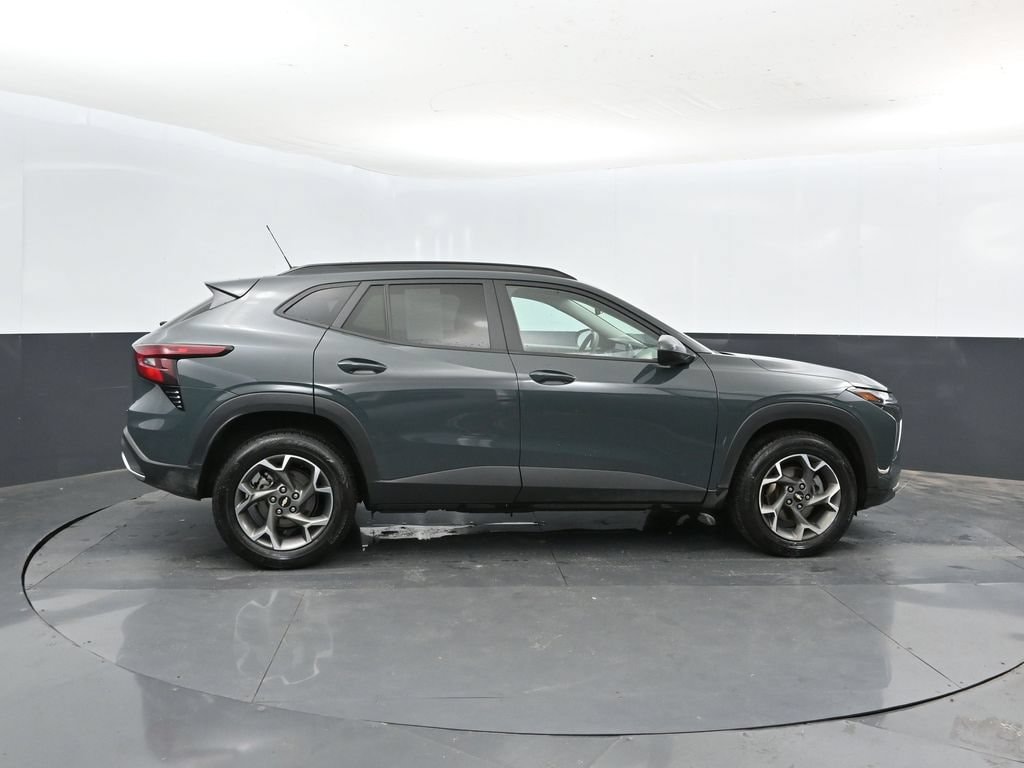 Used 2025 Chevrolet Trax LT SUV