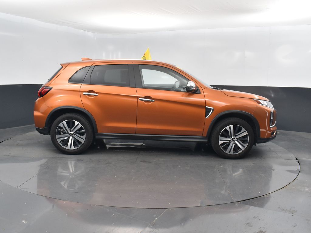 2022 Mitsubishi Outlander Sport SE photo 3