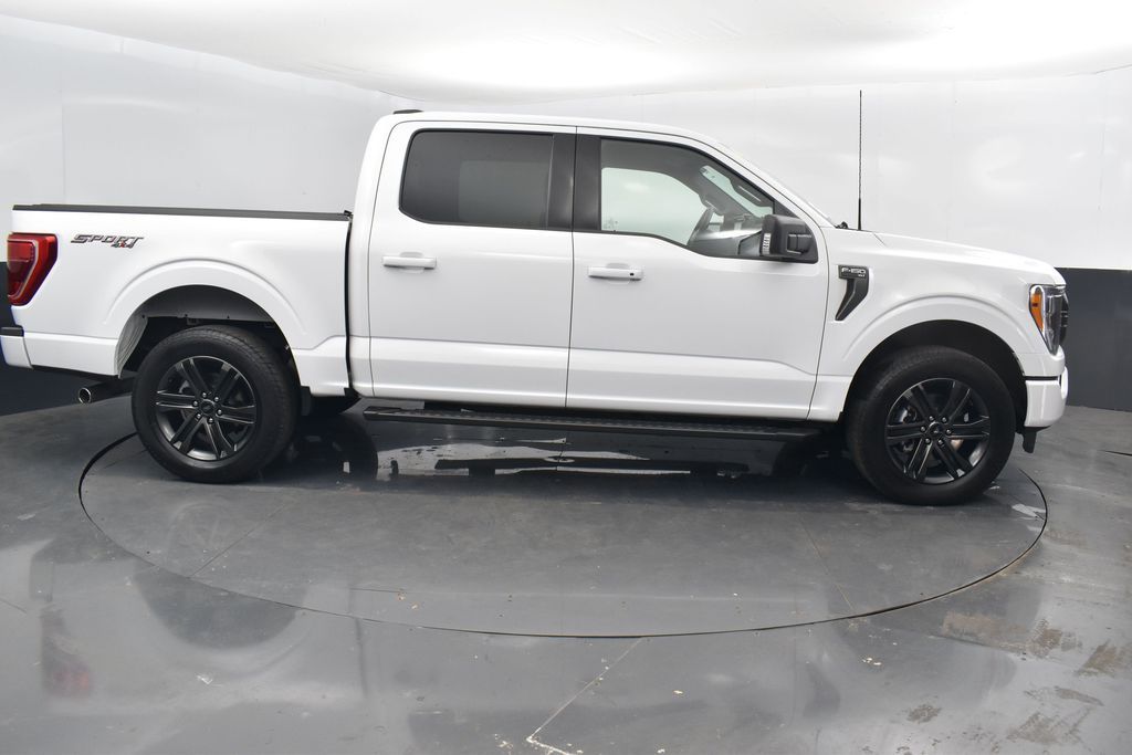 2022 Ford F-150 XLT photo 2