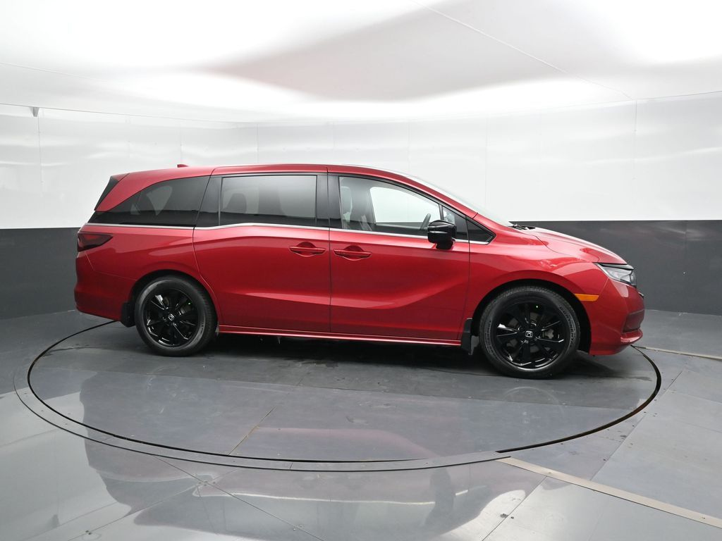 2023 Honda Odyssey Sport photo 3