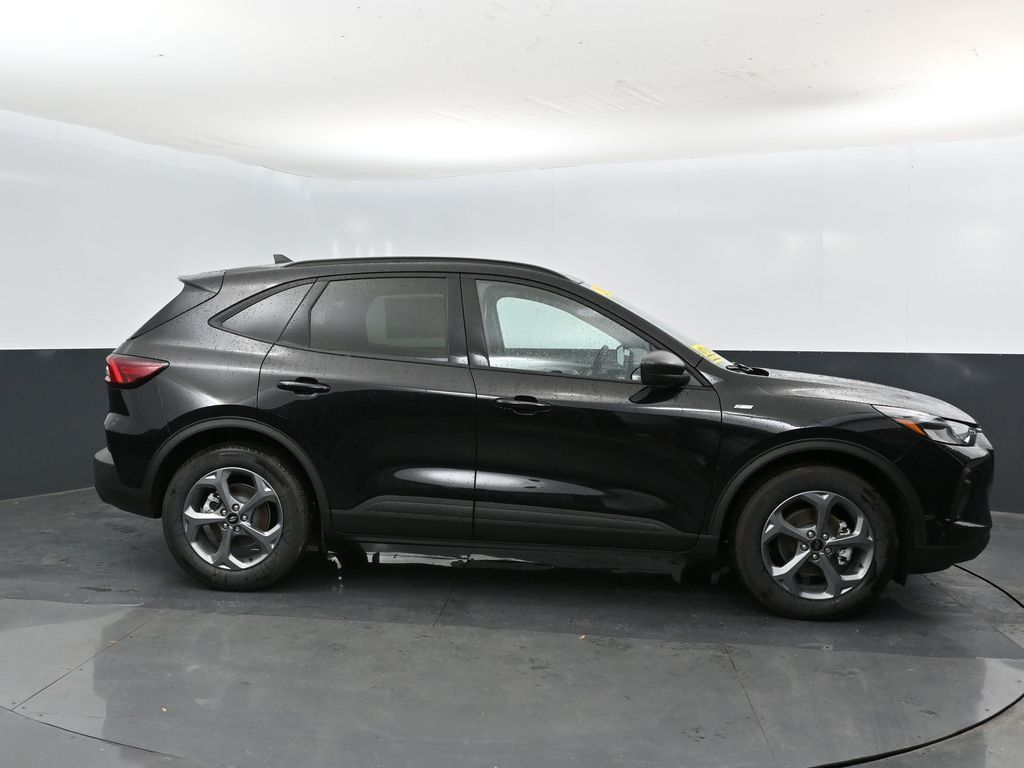 2025 Ford Escape ST-Line photo 3