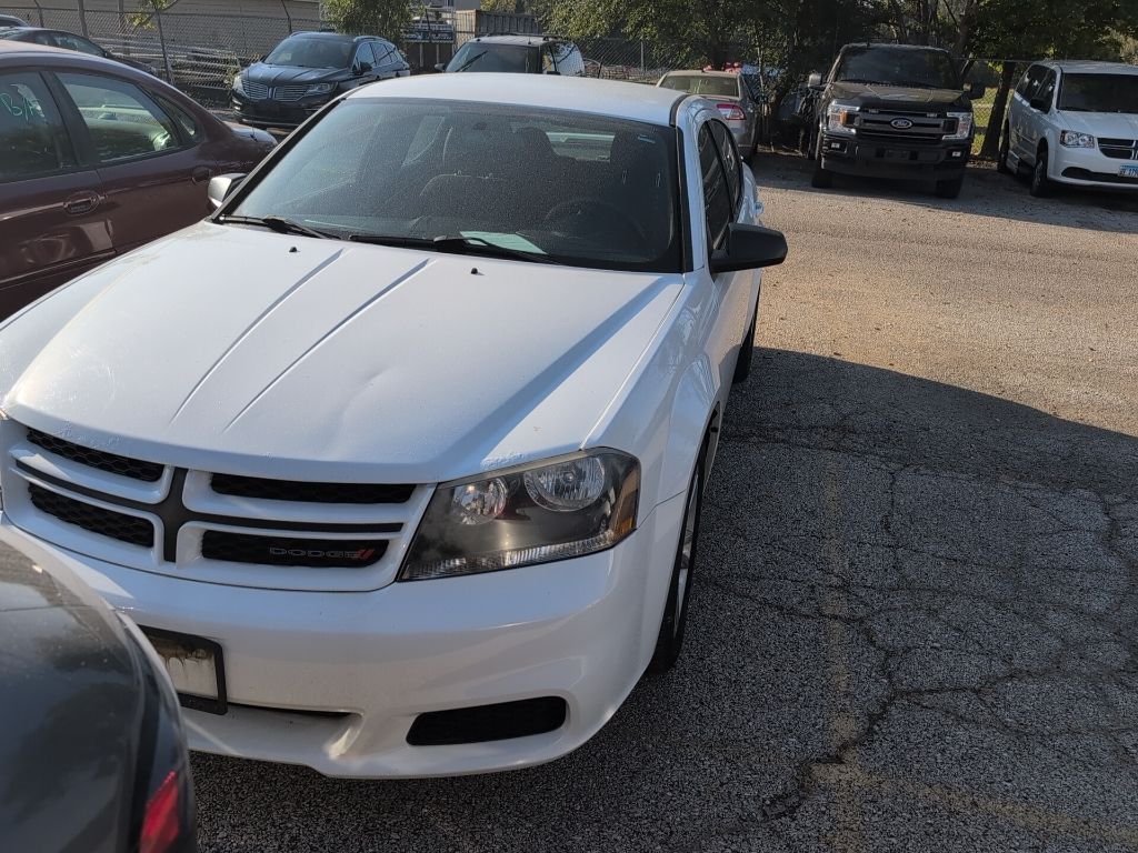 2014 Dodge Avenger SE photo 2