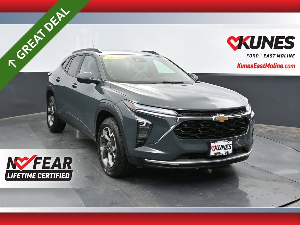 Used 2025 Chevrolet Trax LT SUV