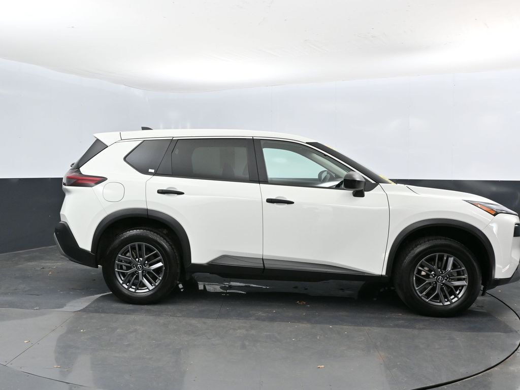 2023 Nissan Rogue S photo 3
