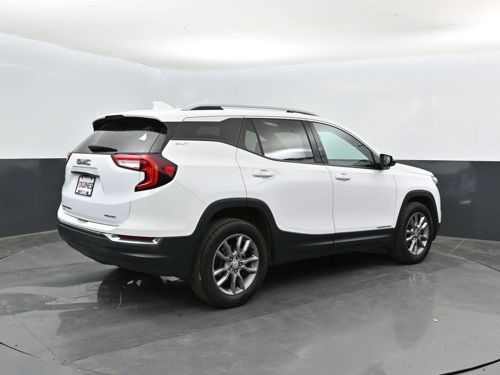 Used 2024 GMC Terrain SLT SUV