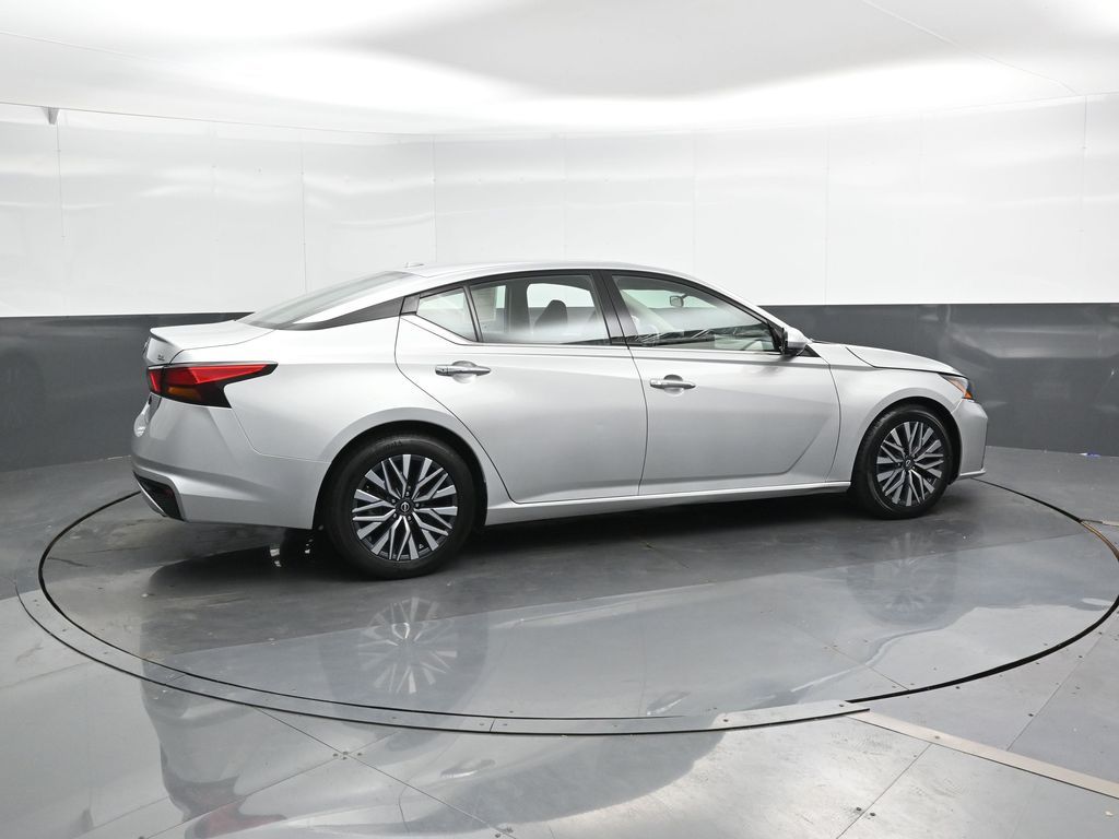 2023 Nissan Altima 2.5 SL photo 2