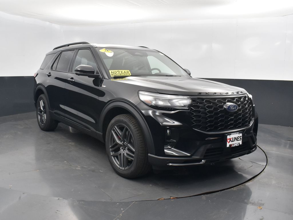 2025 Ford Explorer ST-Line photo 4