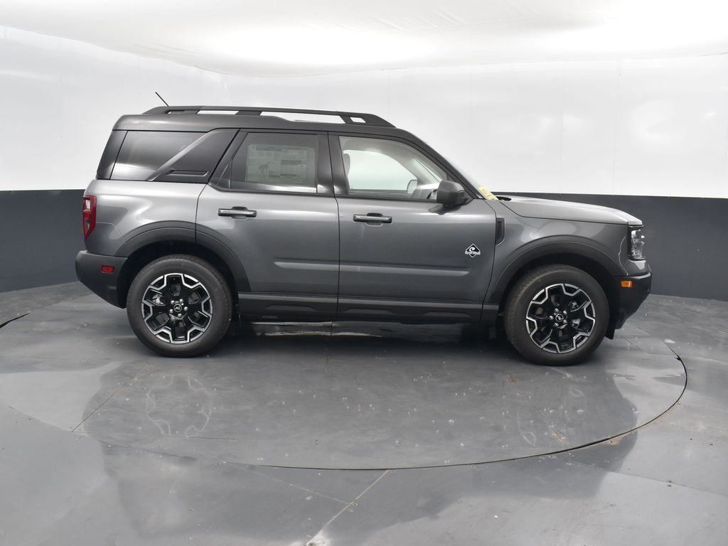2025 Ford Bronco Sport Outer Banks photo 3