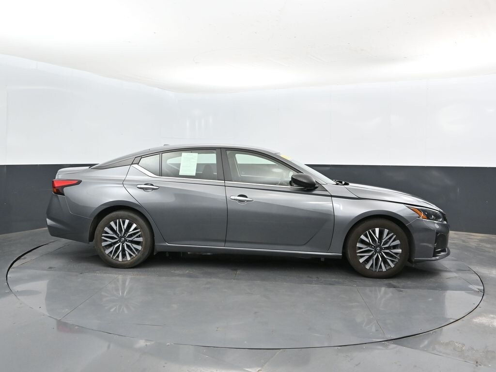 Used 2024 Nissan Altima 2.5 SV Sedan