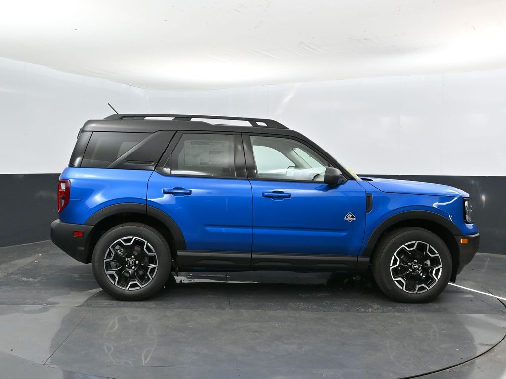 2025 Ford Bronco Sport Outer Banks photo 3