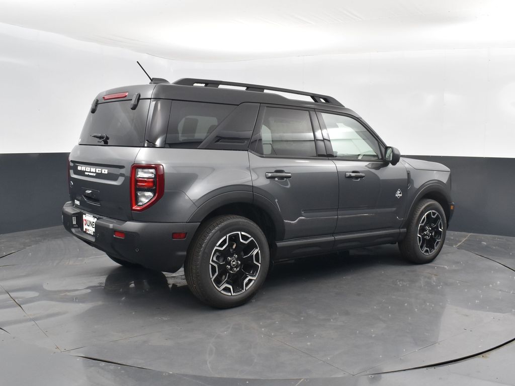 2025 Ford Bronco Sport Outer Banks photo 2