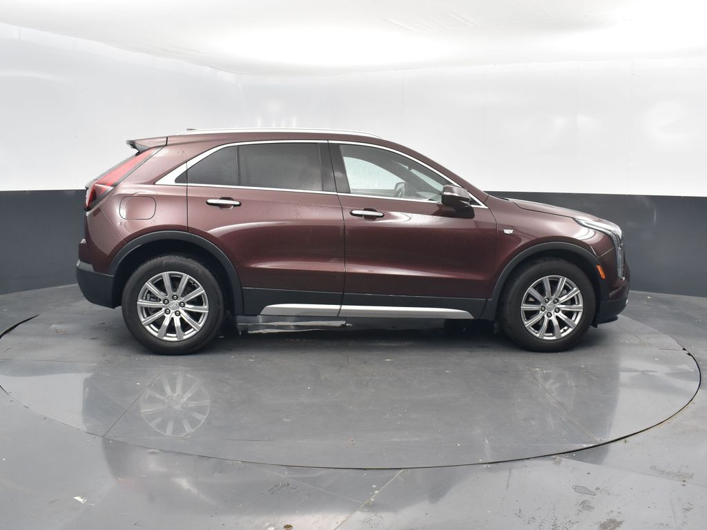 2023 Cadillac XT4 Premium Luxury photo 2