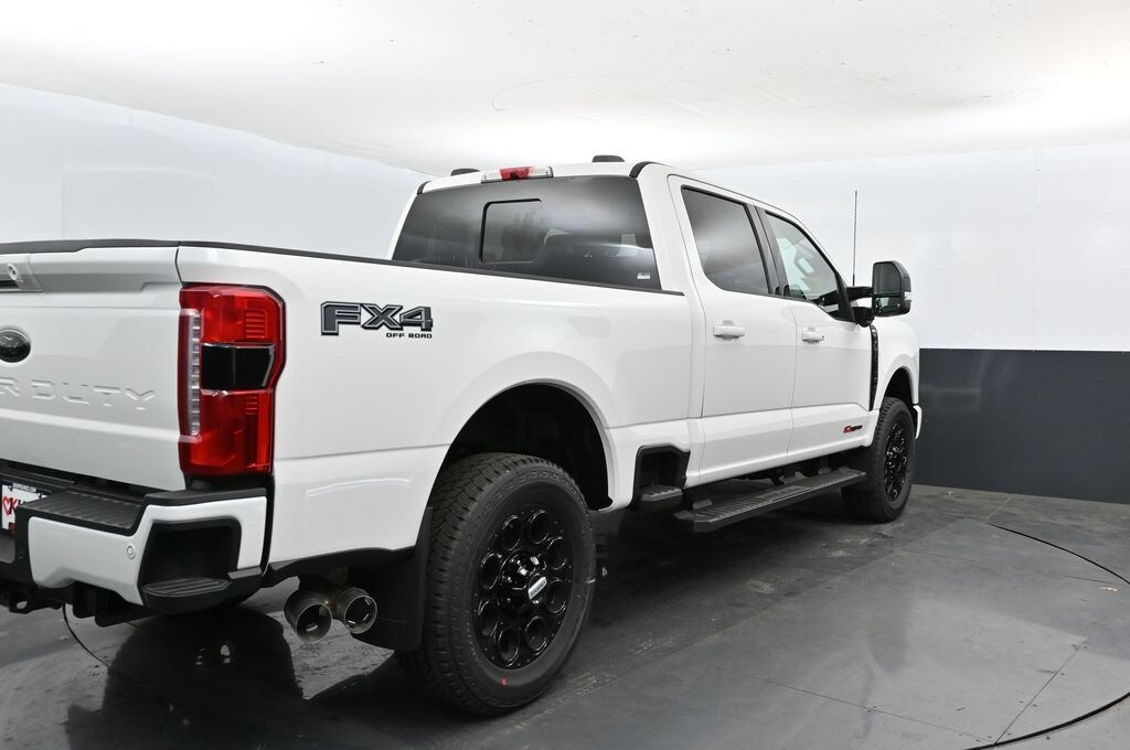 New 2026 Ford F-350 Lariat Truck Crew Cab