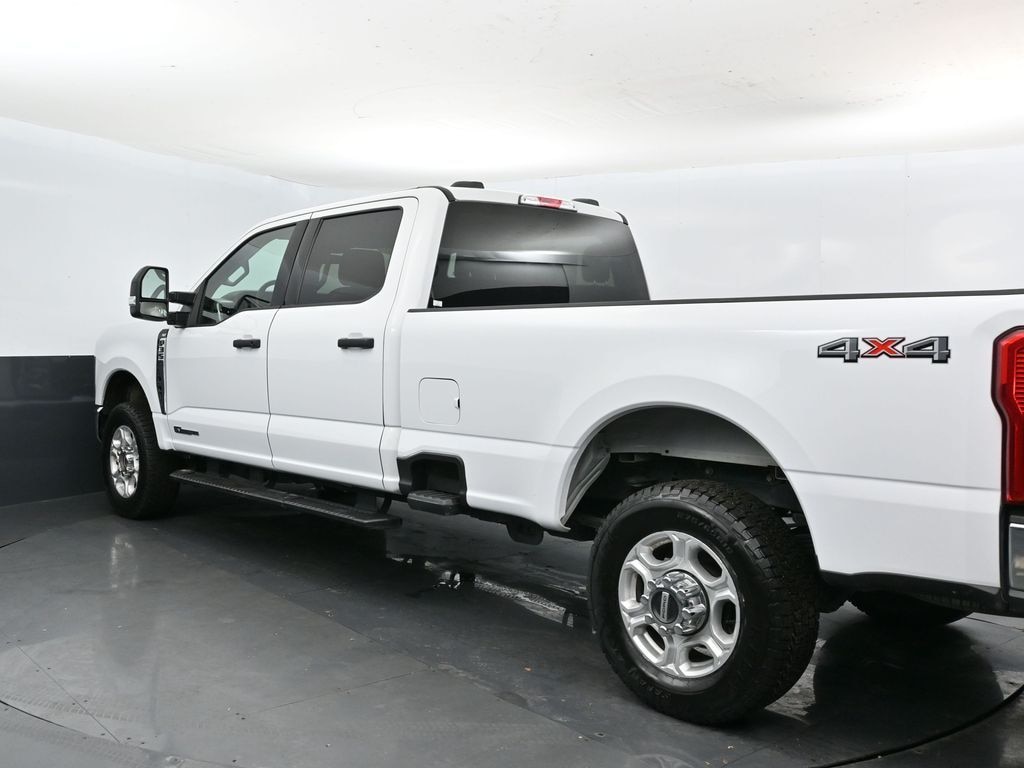Certified 2025 Ford F-350 XLT Truck Crew Cab