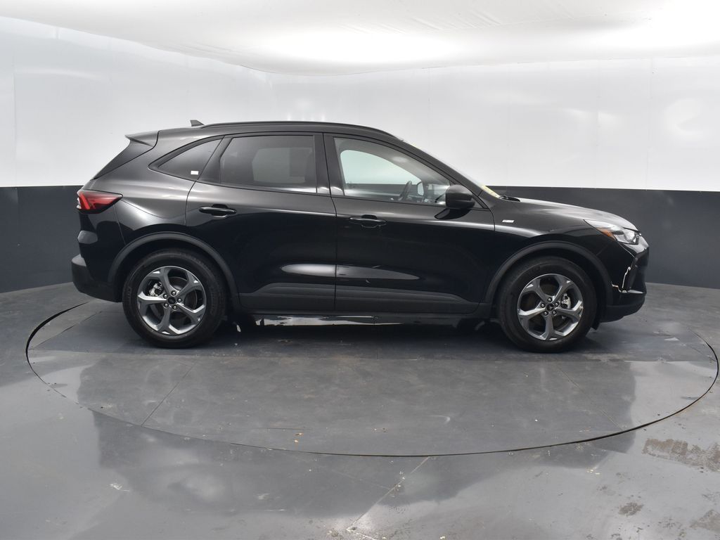 2025 Ford Escape ST-Line photo 3
