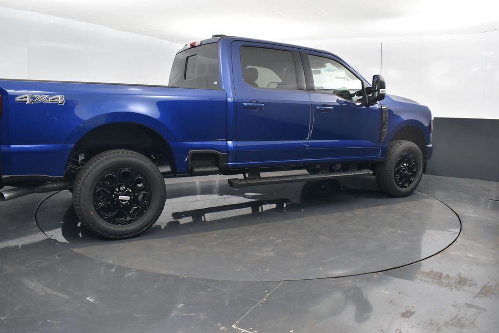 2026 Ford F-250 Lariat photo 2
