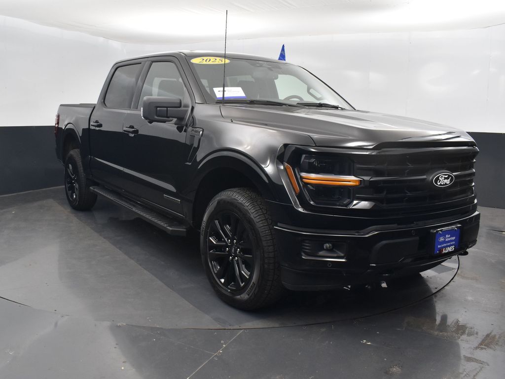 2025 Ford F-150 XLT photo 3