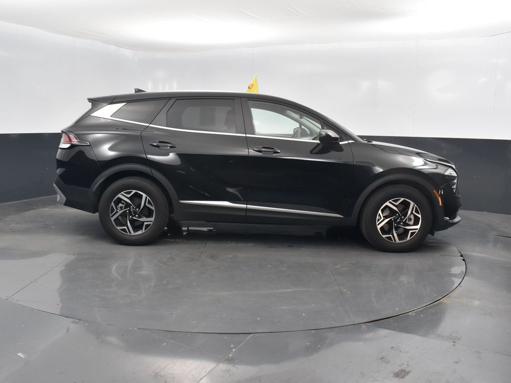 2024 Kia Sportage LX photo 3