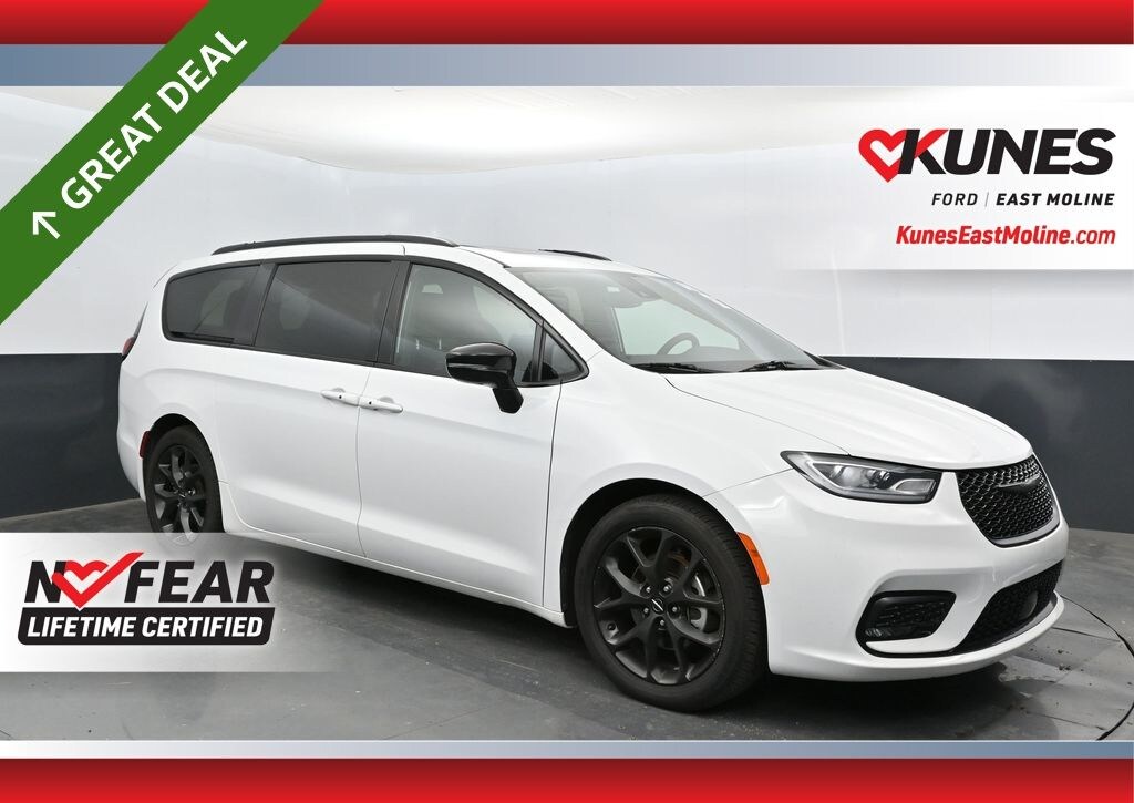 Used 2025 Chrysler Pacifica Limited Van Passenger Van