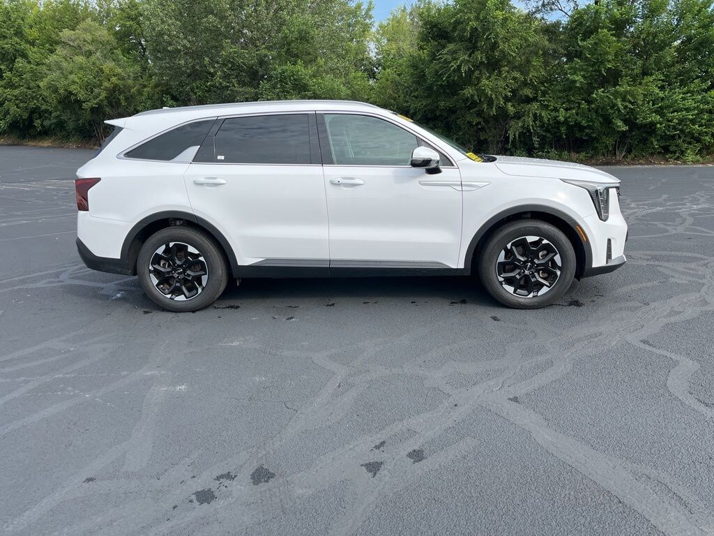 Used 2024 Kia Sorento S SUV