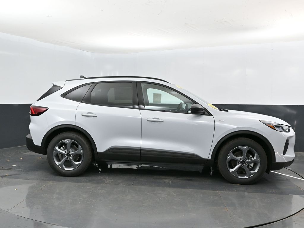 2025 Ford Escape ST-Line photo 3