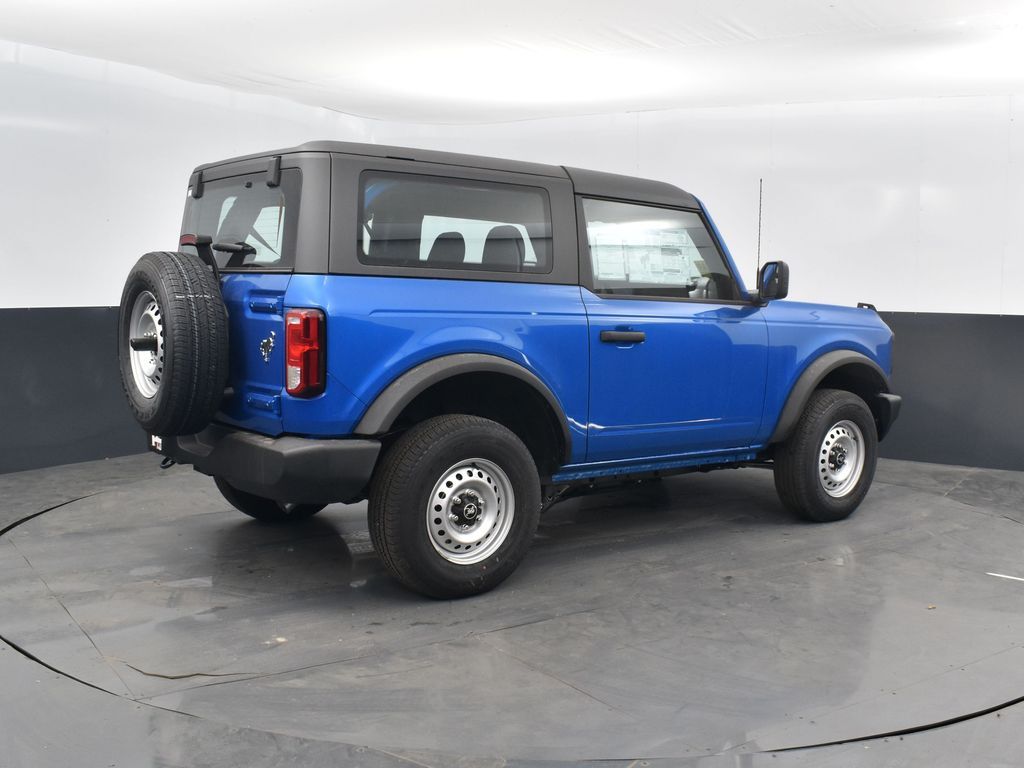 2025 Ford Bronco Base photo 2