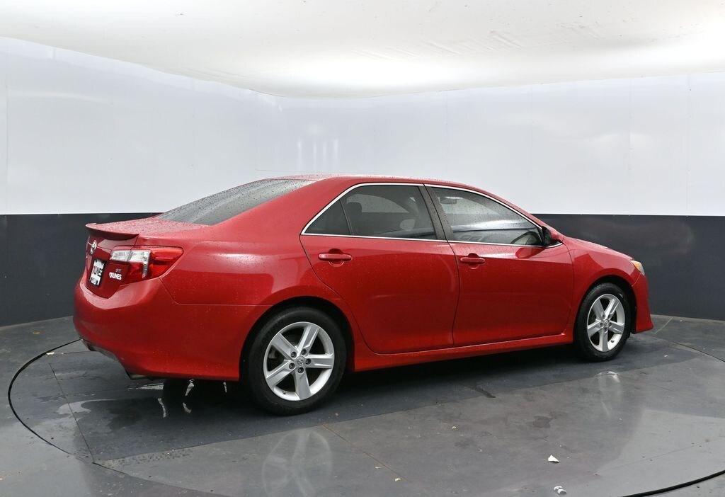 Used 2013 Toyota Camry SE Sedan