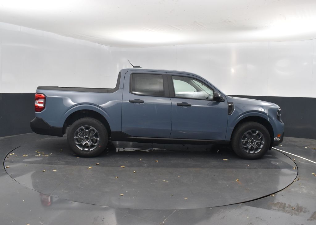 2025 Ford Maverick XLT photo 2