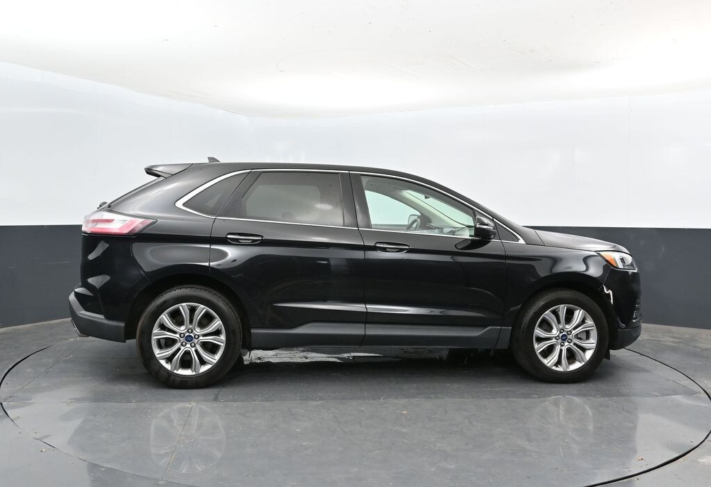 Used 2022 Ford Edge Titanium SUV