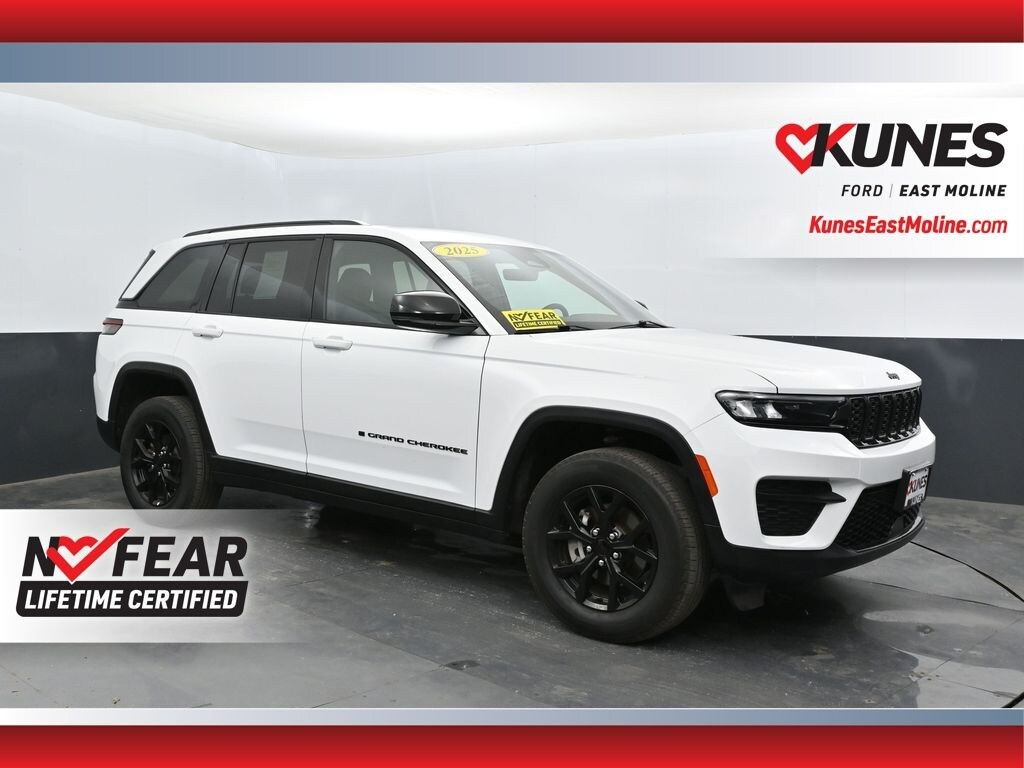 Used 2025 Jeep Grand Cherokee Altitude SUV