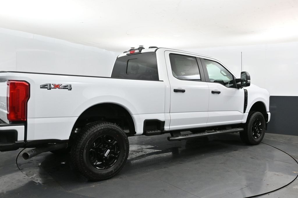 New 2026 Ford F-350 XL Truck Crew Cab