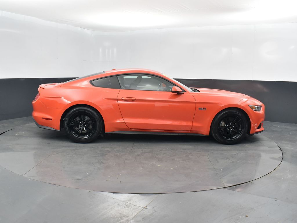 2016 Ford Mustang GT Premium photo 3