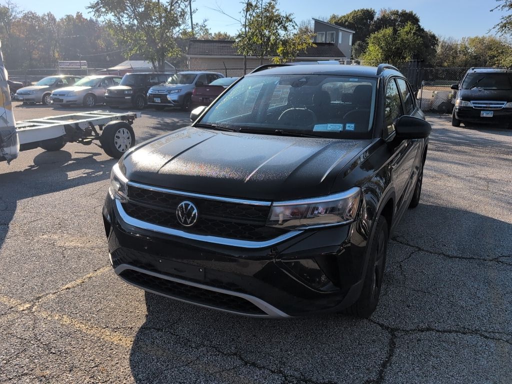 2024 Volkswagen Taos S photo 2