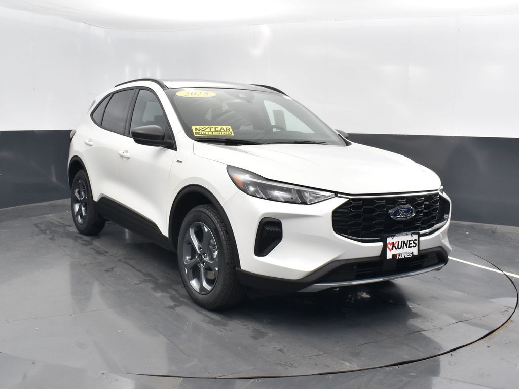 2025 Ford Escape ST-Line photo 4