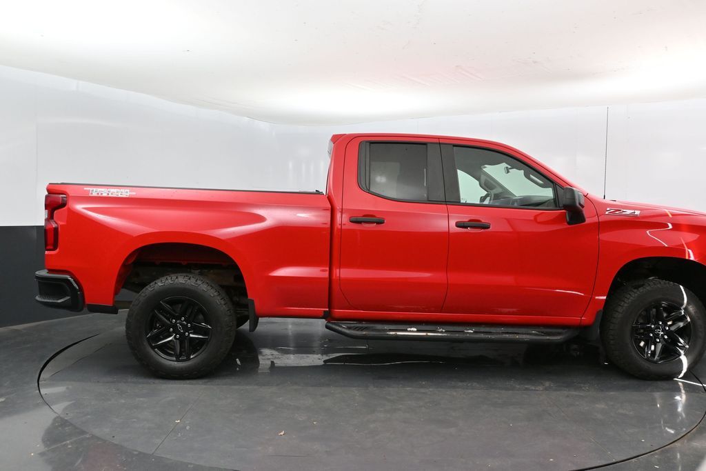 2019 Chevrolet Silverado 1500 Custom Trail Boss photo 3