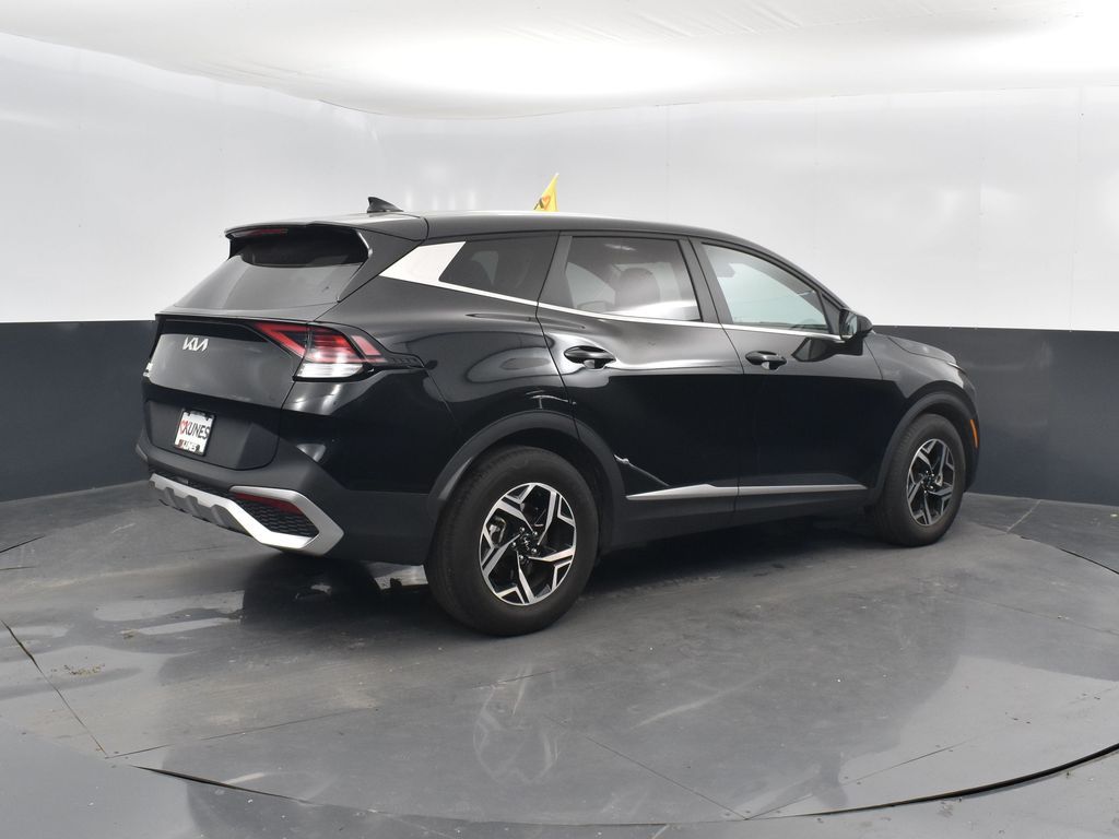 2024 Kia Sportage LX photo 2