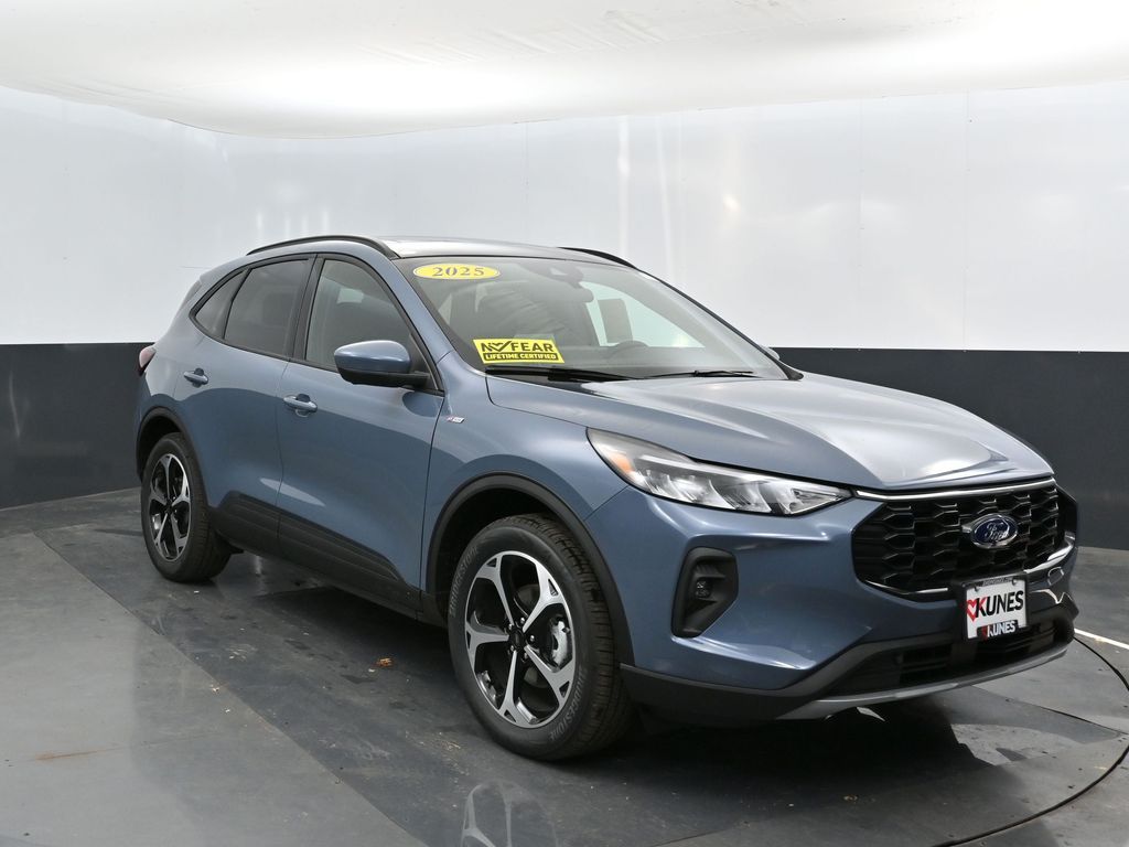 2025 Ford Escape Hybrid ST-Line Select photo 4