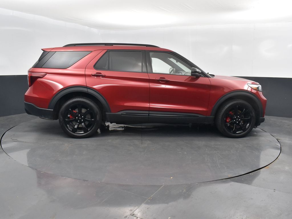 2022 Ford Explorer ST photo 3