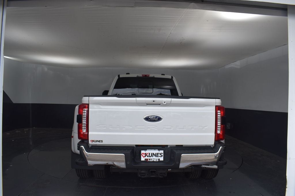 New 2026 Ford F-350 Lariat DRW Truck Crew Cab
