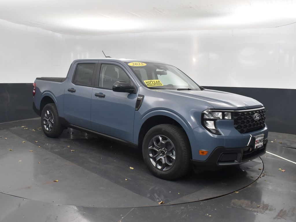 2025 Ford Maverick XLT photo 3