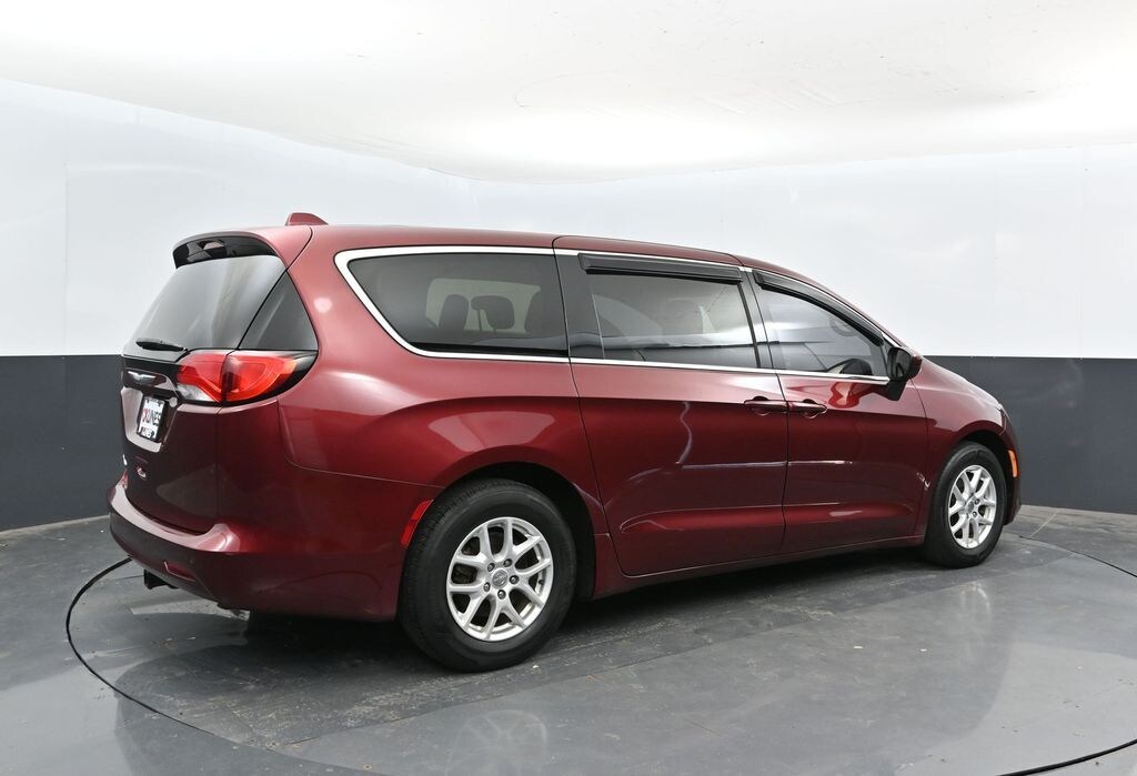 Used 2017 Chrysler Pacifica LX Van