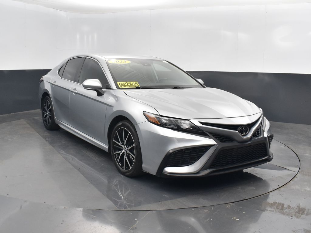 2023 Toyota Camry SE photo 4